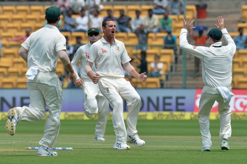 IND Vs AUS : भारत को लगे चार झटके, कोहली 15 रन बनाकर हुए आउट