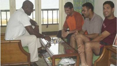 सहवाग ने शेयर की शतरंज खेलते हुए अपनी तस्वीर