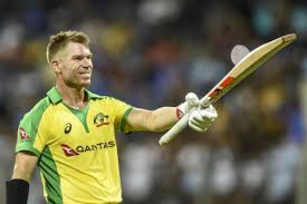 David Warner steps down on Allu Arjun's movie song with daughter and wife