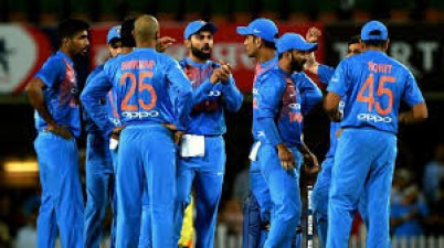 कोरोना संकट के बीच पडोसी मुल्क मैच खेलने जाएगी भारतीय टीम