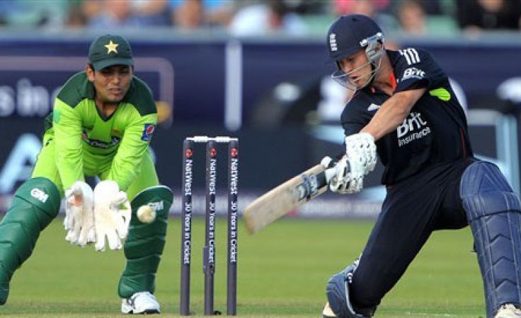 पांचवें वनडे में पाकिस्तान को 54 रनों से हराकर इंग्लैंड ने अपने नाम की सीरीज