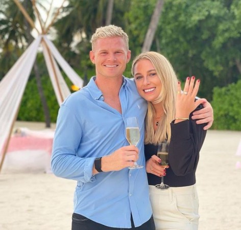 English cricketer Sam Billings engaged to a tennis player in the middle of the sea, see photos