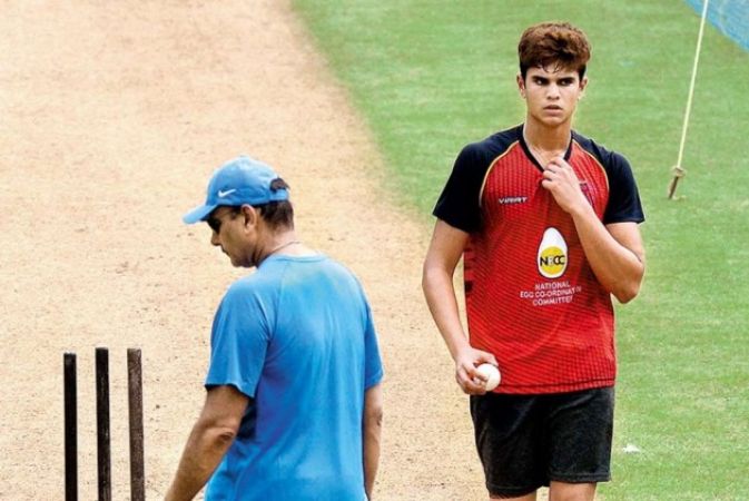 अर्जुन तेंदुलकर ने लिए पांच विकेट, दिल्ली की टीम लड़खड़ाई