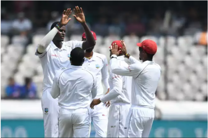 हैदराबाद टेस्ट: वेस्टइंडीज को मैच में वापिस लाए गेंदबाज़, अब बल्लेबाज़ों पर दारोमदार