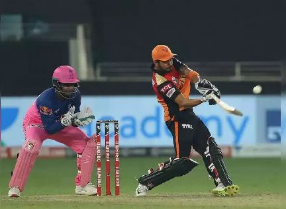 IPL 2020: Hyderabad ranks 5th after win, Know orange and purple cap status