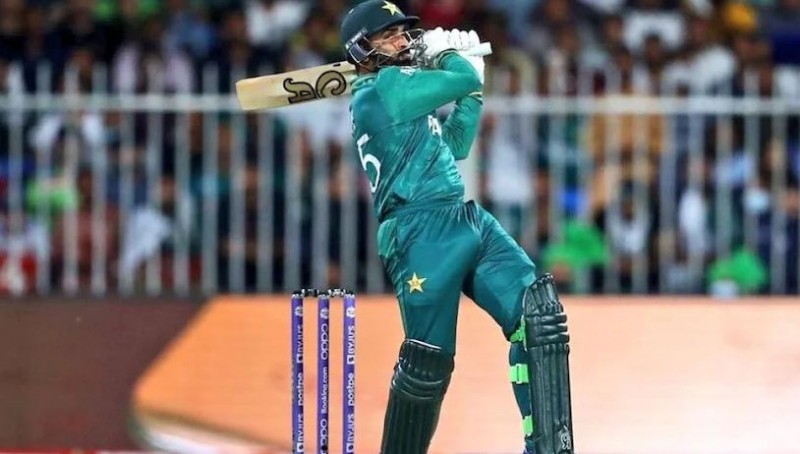 T20 World Cup: 1 over- 4 sixes, Pak almost qualified