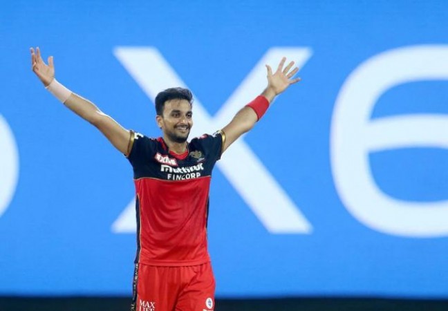 Harshal Patel takes most wickets, most wickets by an uncapped bowler in an IPL season