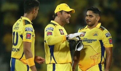 Dhoni loses cool at Chepauk after CSK’s wayward bowling in opening 2 matches