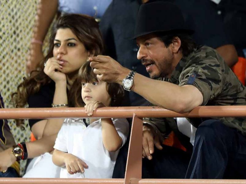 Shah Rukh and his little munchkin Abram reached Rajkot to cheer KKR
