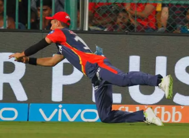 IPL 2018: Watch, 'Superman' Trent Boult shocks 'Run-machine' Virat Kohli