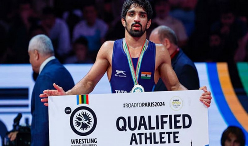 Olympics 2024: Indian Wrestler Aman Sehrawat Advances with a 10-0 Win