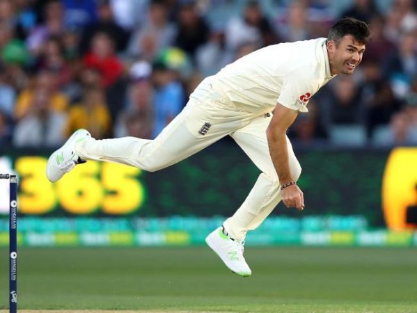 Ashes: England need 354 runs after Anderson and Woakes destroyed Aussies batsman