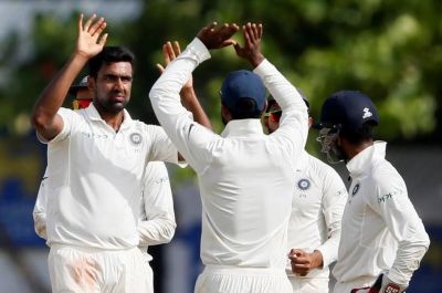 Sri Lanka all-out for 373 runs, India lead by 163 runs, loss Murli Vijay early.