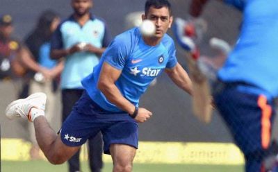 MS Dhoni can do any thing, he bowl to Axar Patel in the net.