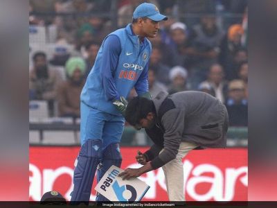 Look the level of respect for MS Dhoni in the heart of this fan.
