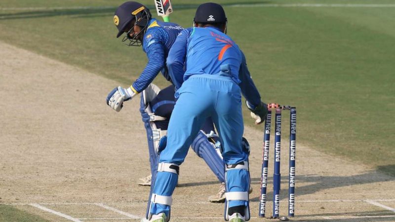 MS Dhoni excellent stumping put full stop on Upul Thranga innings.