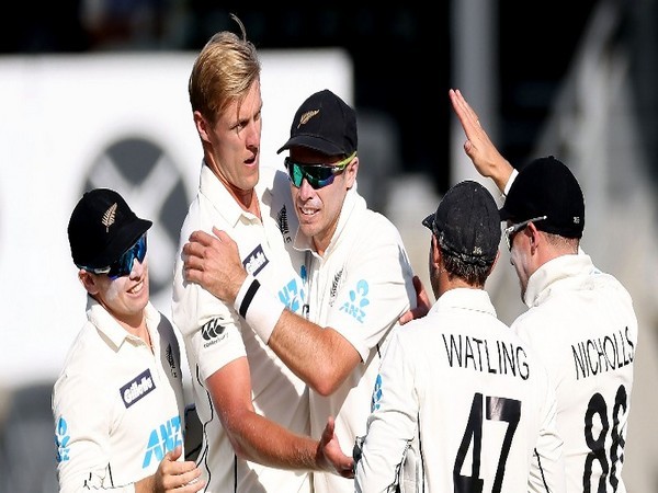 NZ vs Pak, दूसरा टेस्ट: जैमिसन ने लिए 5 विकेट, पाक ने शुरुआती दिन 297 रन बनाए