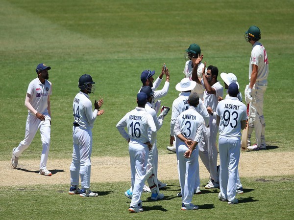 'If you can't respect players, don't come to stadiums': Irfan Pathan