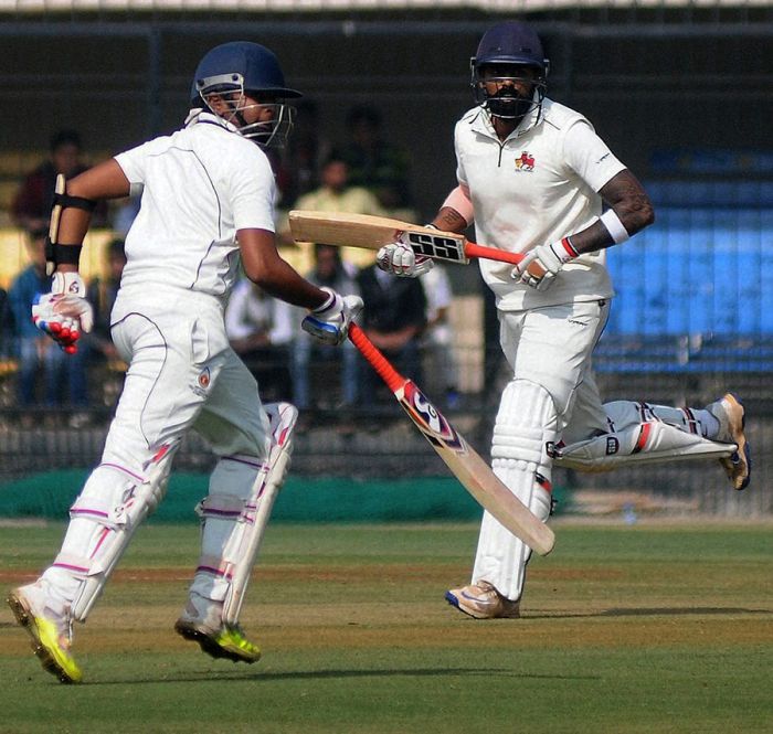 RANJI TROPHY FINAL DAY II: Parthiv, Juneja floor Mumbai bowlers