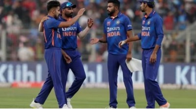IND vs SL 2nd ODI Live: Kuldeep, Siraj star as India bowl out Lanka for 215