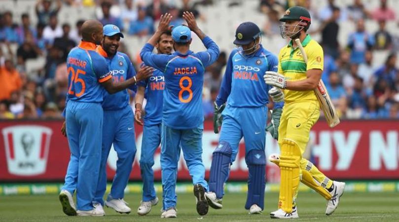 India beats Australia by 7 wickets to win ODI series, Dhoni shines again with 87 runs