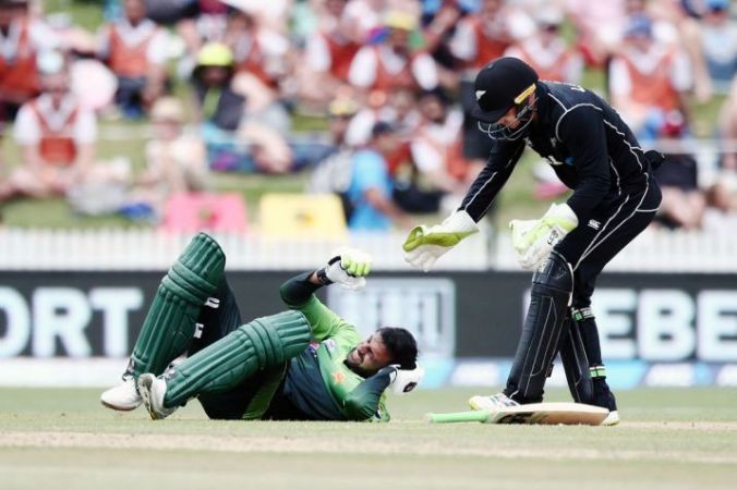 Injured Shoaib Malik is out of T-20 series against Kiwis