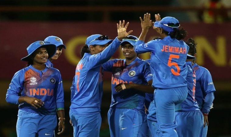 Indian women's team defeats New Zealand by 8 wickets, take 2-0 lead