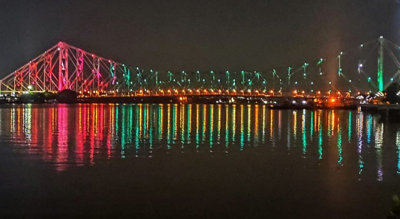 Howrah Bridge supports Indian athletes in Tokyo Olympics by Lightning, Cheers for India !!