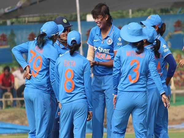 Indian Railways declared reward for the Indian women cricket team