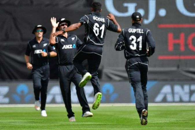 Kiwis bowled out England for 234 runs