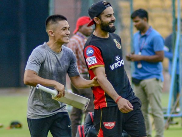 Virat Kohli welcomes Sunil Chhetri at Royal Challengers Bangalore camp