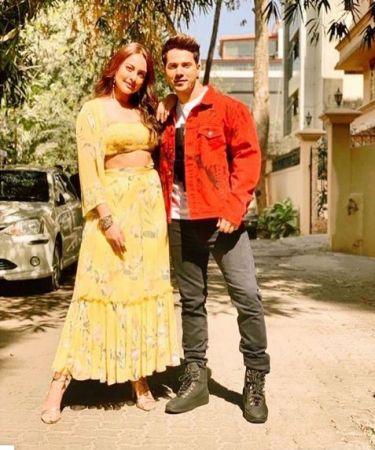 Kalank co-stars Sonakshi Sinha and Varun Dhawan will attend the IPL opening match