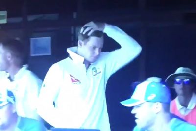 Steve Smith spotted abusing Murali Vijay during the play