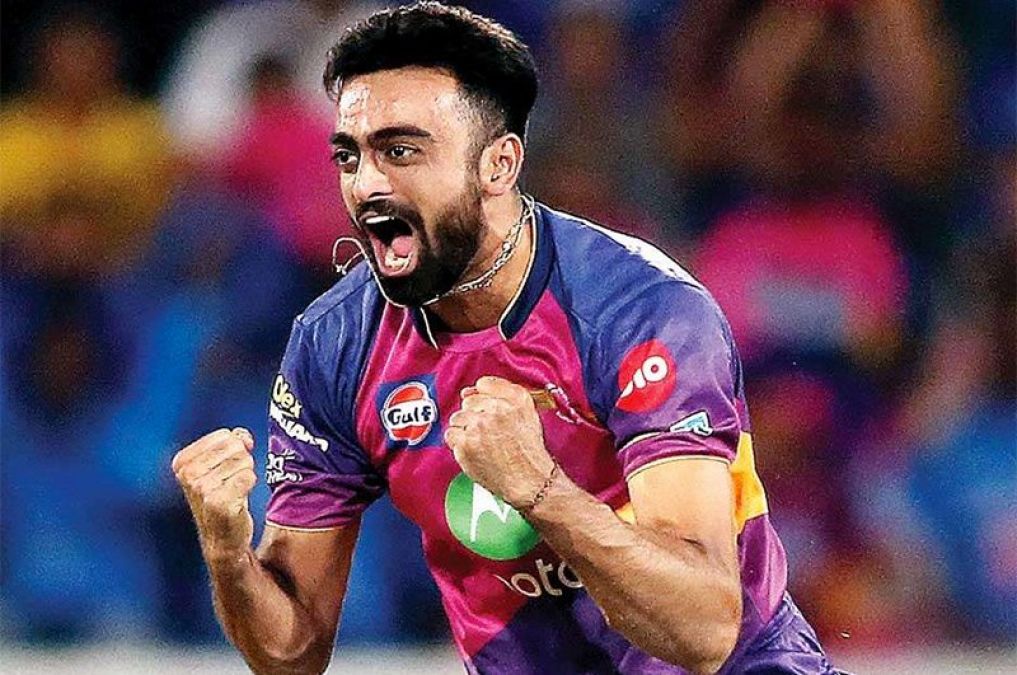 Jaydev Unadkat gave a classy reply to a troll who asked him to enroll in a cricket academy