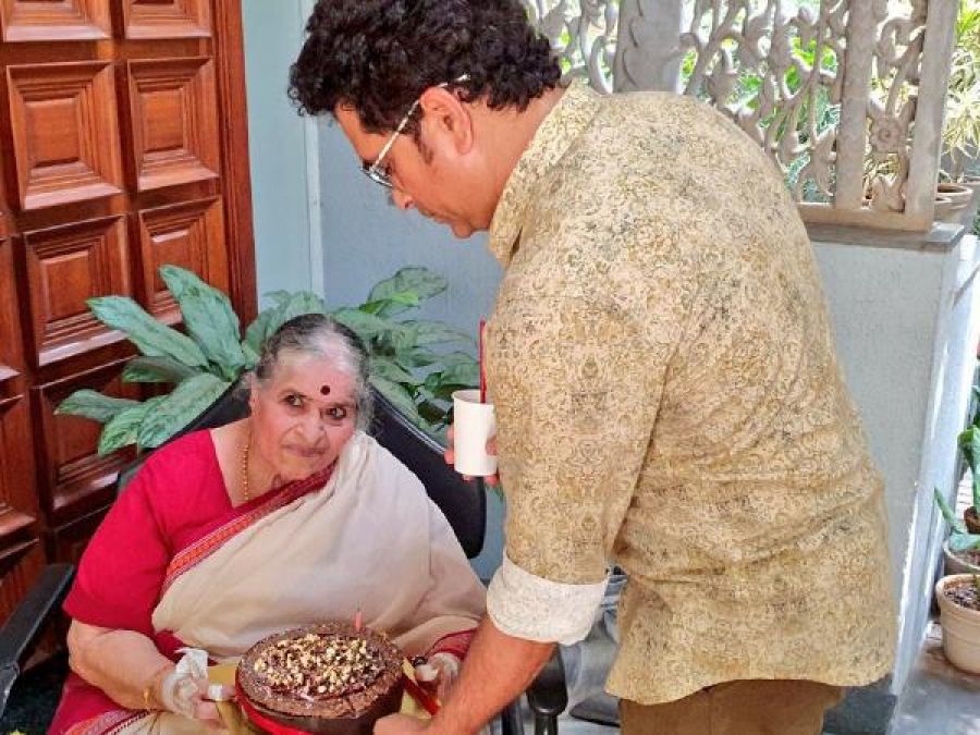 Sachin Tendulkar pens a heartfelt note for her mother on Mother's Day