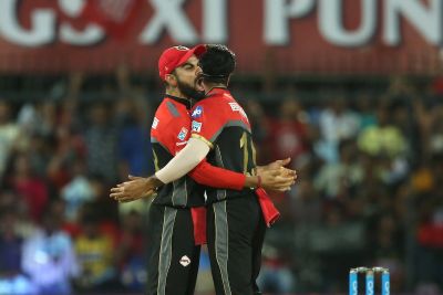 IPL 2018 Live RCB vs KXIP :Punjab lose wickets in regular interval After 12 overs..