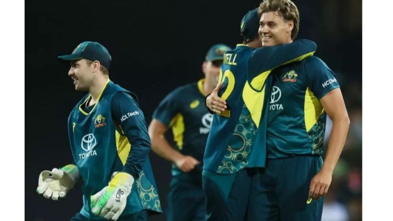 Johnson's Five-Wicket Haul Guides Australia to T20 Series Win Over Pakistan