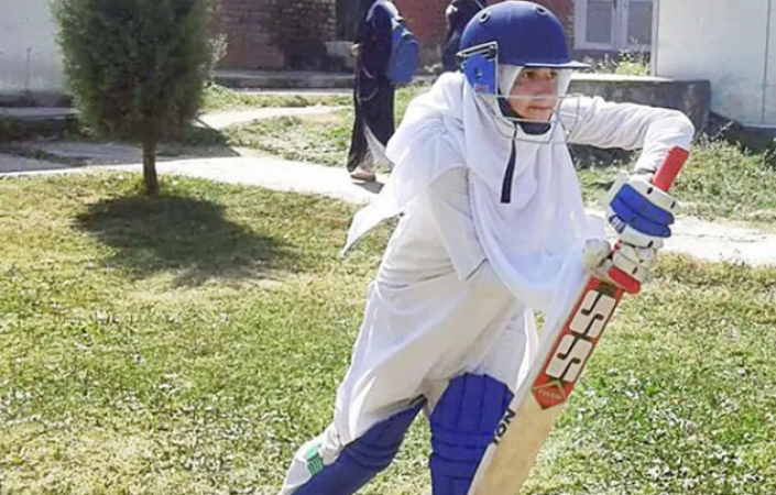 Now Kashmir women love to play cricket