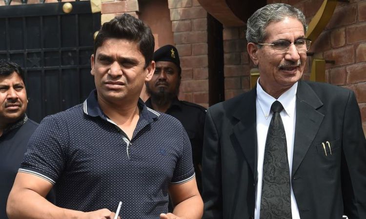 Khalid Latif is banned along with fined in PSL spot-fixing case