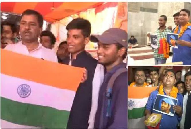 India vs Pak : Cricket fans and supporters offer prayers at a temple for India's win