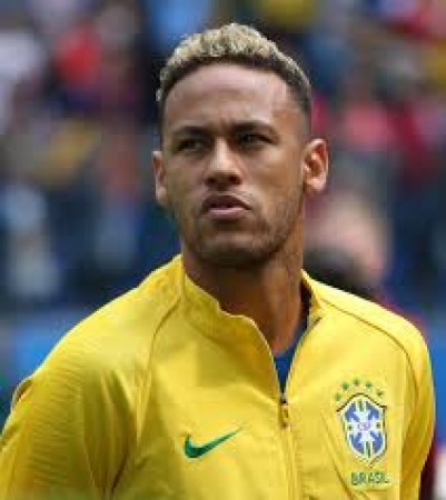 Neymar's mother announces dating boy 6 years younger than the footballer