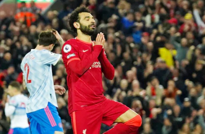 Liverpool beat Manchester United with the help of Mohamed Salah's goal