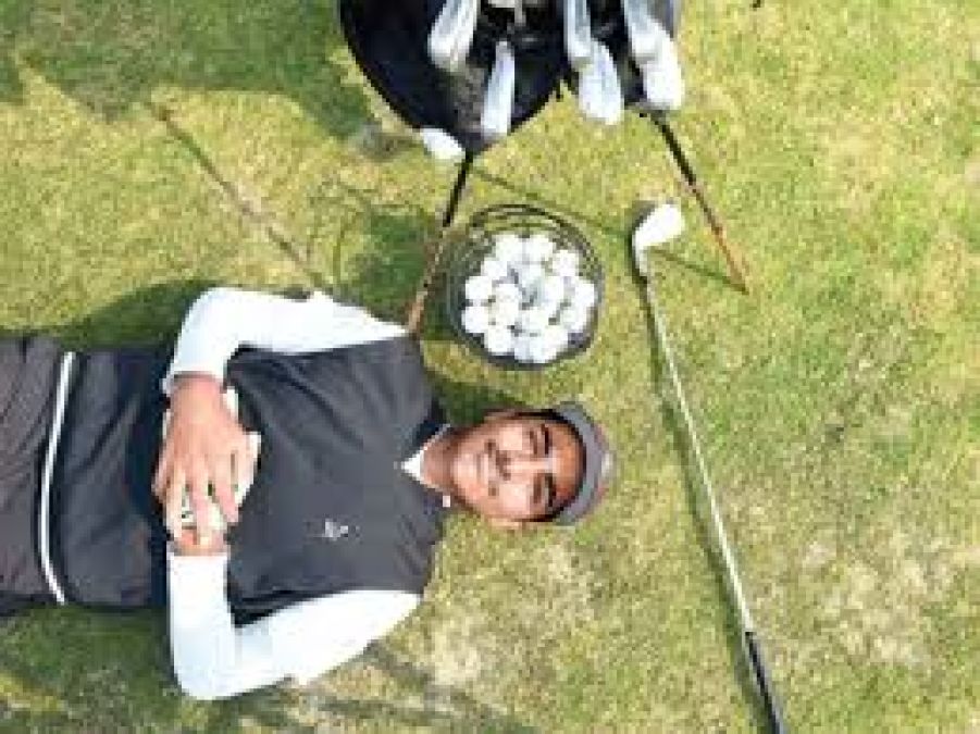 This veteran golfer helped the Corona victims by selling shoes, Modi says 