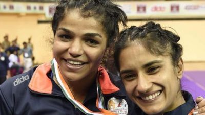 सीनियर राष्ट्रीय कुश्ती : साक्षी और विनेश ने हासिल किया स्वर्ण पदक