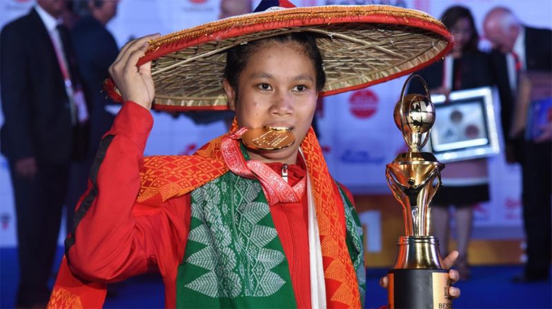 खेल मंत्री ने दिया मुक्केबाज अंकुशिता बोरो को पुरस्कार