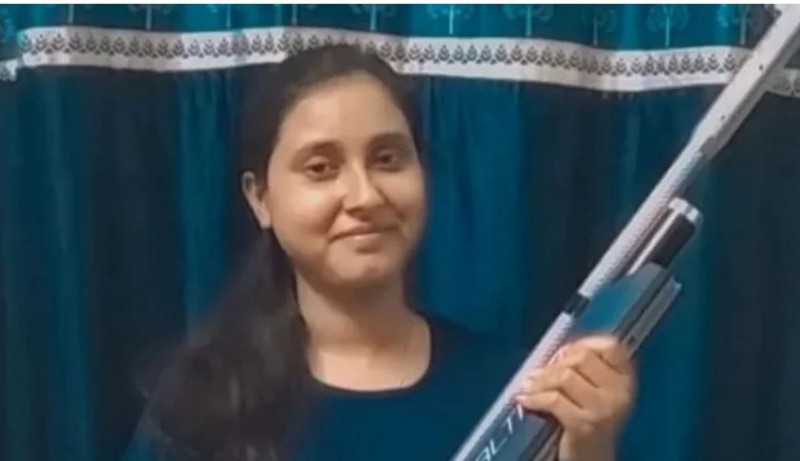 Woman shooter Konika Layak commits suicide, Sonu Sood gave rifle