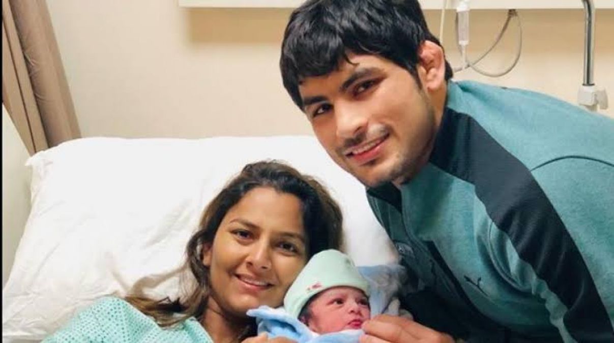 पहलवान गीता फोगाट ने दिया बेटे को जन्म, ट्विटर पर फैंस ने दी ढेरों बधाईयां