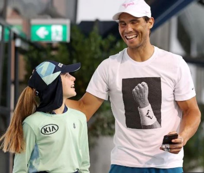 ऑस्ट्रेलियन ओपन: नडाल ने जीता मैच, साथ ही 13 वर्षीय बच्ची को किस करने के बाद मांगी माफी