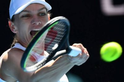 Australian Open: Simona Halep and Alexander reach the semi-finals
