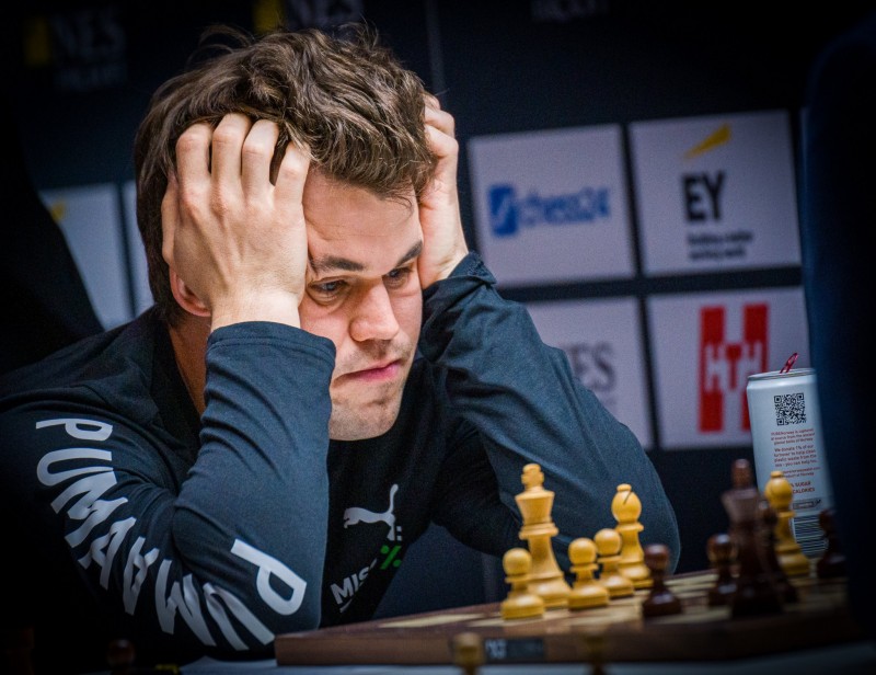 Carlsen took the lead by defeating Mamedyarov in Norway Chess